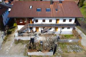 Viermal Wohnglück unter einem Dach - Ihr MFH im Grünen – Rosenheim (Kreis) – Vorschaubild 1