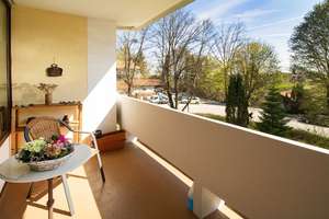 Helle 2-Zi.-Eigentumswohnung mit sonniger Ost-Loggia in ruhiger Lage von Pöcking – Die vollständige Adresse der Immobilie erhältst du vom Anbieter., 82343 Pöcking – Vorschaubild 3