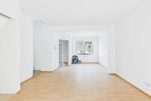 Wohnglück auf drei Etagen – stilvolle Doppelhaushälfte mit Weitblick in Steinau an der Straße – Die vollständige Adresse der Immobilie erhältst du vom Anbieter., 36396 Steinau an der Straße – Vorschaubild 3