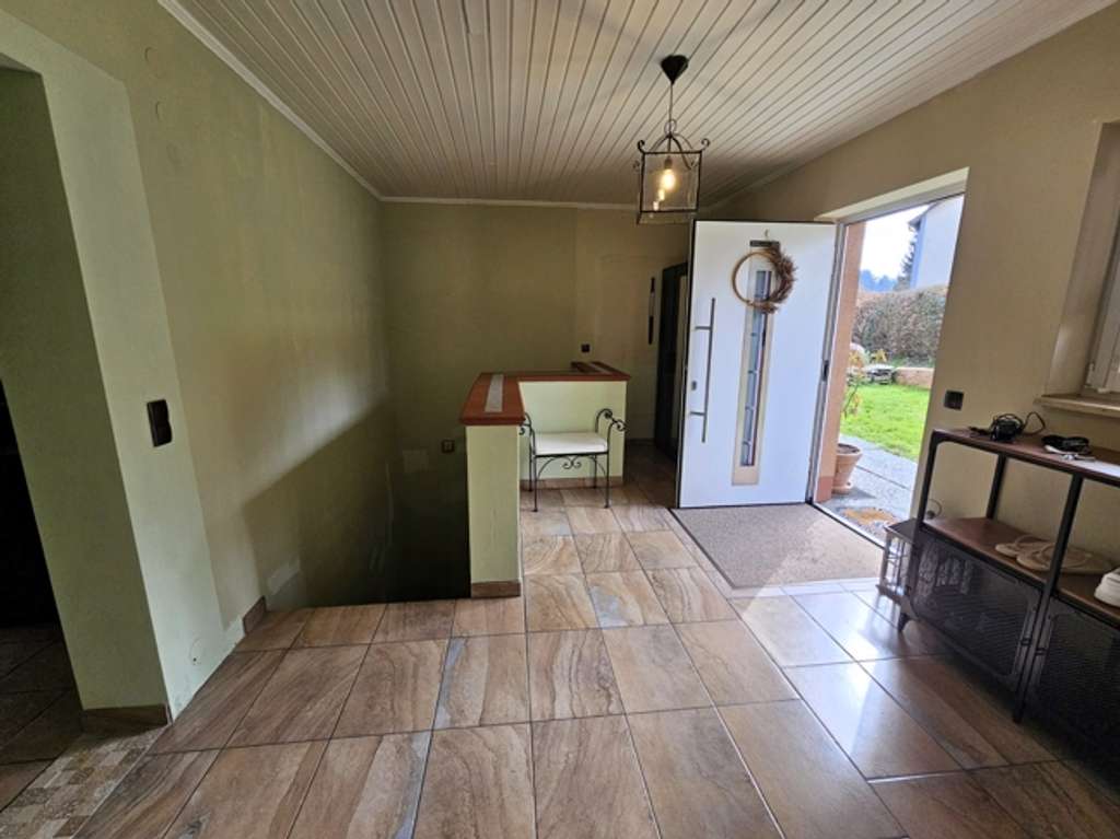 Immobilie in Simmerath - Freistehendes Zweifamilienhaus und Garage in ruhiger Lage - Bild 4