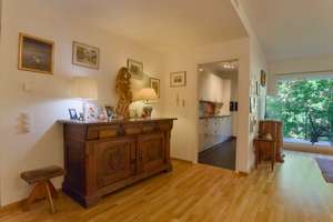 Clarenbach-Gärten: 3 Zimmer (107 m²) am Kanal, Balkon, Aufzug & bis zu 2 TG-Stellplätze – Herbert-Lewin-Straße 1-7, 50931 Lindenthal (Ortsteil), Köln – Vorschaubild 4