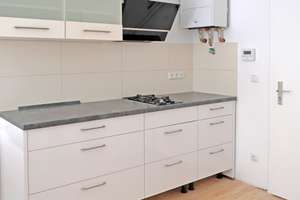 Top renovierte Zimmer inkl. neuer EBK und Möbel! Gemeinschaftsbad/WC zur Mitbenutzung! – Kazmairstr. 24, 80339 Schwanthalerhöhe (Ortsteil), München – Vorschaubild 4