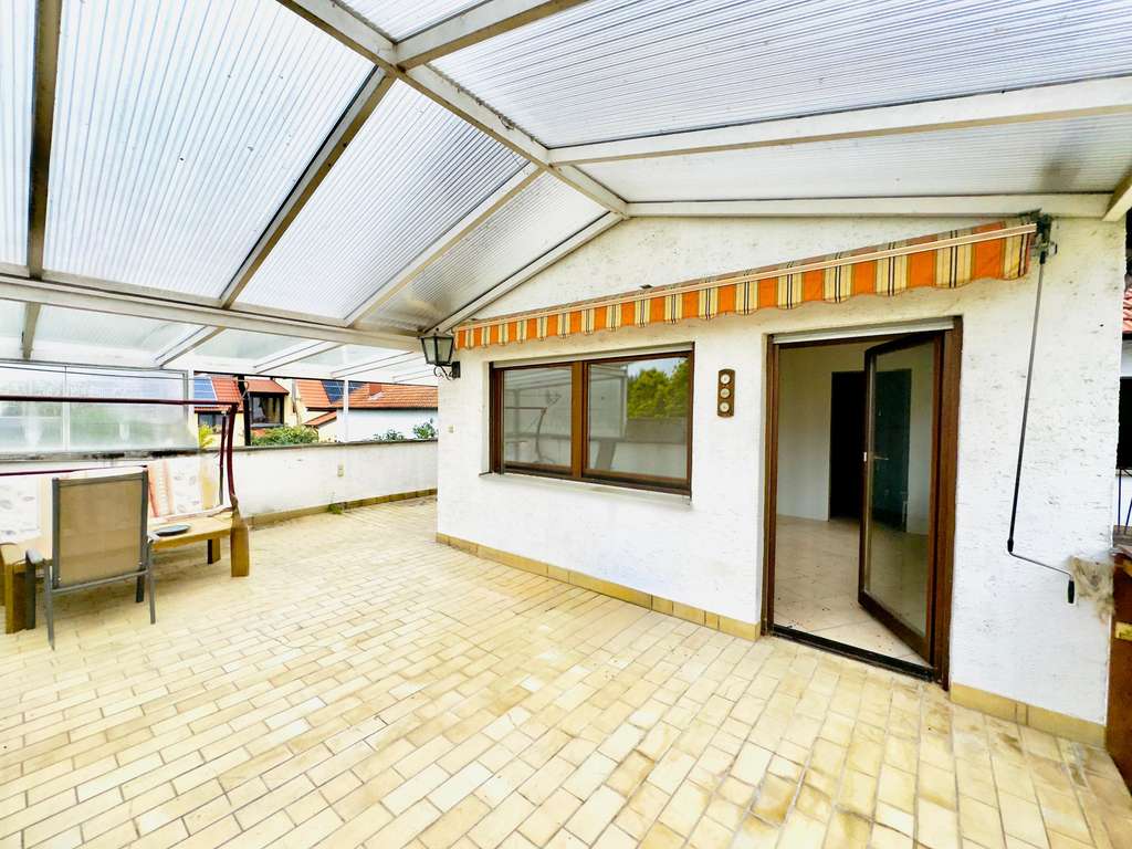 Immobilie in Böhl-Iggelheim - Potenzialreiches Einfamilienhaus inkl. Einliegerwohnung am Ortsrand bietet viel Raum für Kreativität - Bild 1