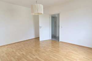 Moderne Wohnung im DG: Einbauküche inklusive – Die vollständige Adresse der Immobilie erhältst du vom Anbieter., 33647 Brackwede, Bielefeld – Vorschaubild 2