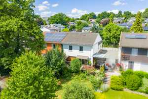 Richtig viel Platz auf fast 200 qm W-/Nfl. - gemütliches Familienhaus mit Südgarten in ruhiger Lage – Ebersberg (Kreis) – Vorschaubild 1