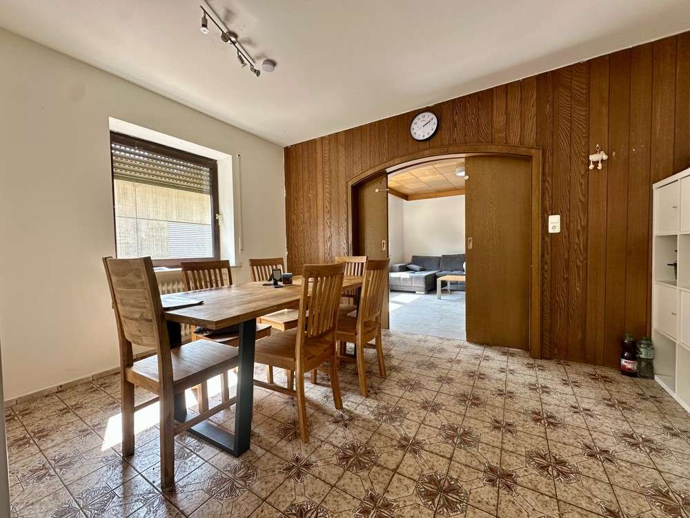 Immobilie in Leiblfing - 2.242 m² mit 4 Hallen und ein großes EFH und Büro-Top Rendite-
Monteurzimmer Vermietung möglich - Bild 1