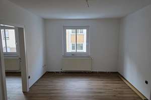 4-ZW mit kleinem Balkon in Grombühl - Unikliniknähe! – Steinheilstr. 35, 97080 Grombühl, Würzburg – Vorschaubild 1