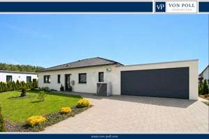 DIREKT EINZIEHEN - NEUWERTIGER BUNGALOW MIT AUßEN-POOL, DOPPELGARAGE UND ENERGIEEFFIZIENZ A+ – Die vollständige Adresse der Immobilie erhältst du vom Anbieter., 38350 Helmstedt – Vorschaubild 1