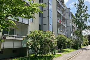 Modernes Wohnerlebnis in Leubnitz-Neuostra: helle 3-Zi.-Wohnung mit Balkon