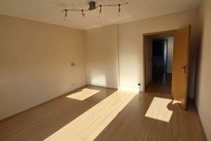 Helle 3-Zimmer Wohnung mit Balkon im 5. OG in Essen-Holsterhausen + Tiefgaragenstellplatz – Wöhlerstraße 3, 45147 Holsterhausen, Essen – Vorschaubild 8