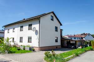 Charmante Doppelhaushälfte mit Garten und Carport in ruhiger Lage von Schnaittenbach – Die vollständige Adresse der Immobilie erhältst du vom Anbieter., 92253 Schnaittenbach – Vorschaubild 2