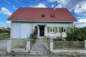Wohnen mit Charakter: Modernisiertes Einfamilienhaus mit grossen Garten in Jestetten – Nohlstrasse 10, 79798 Jestetten – Vorschaubild 28