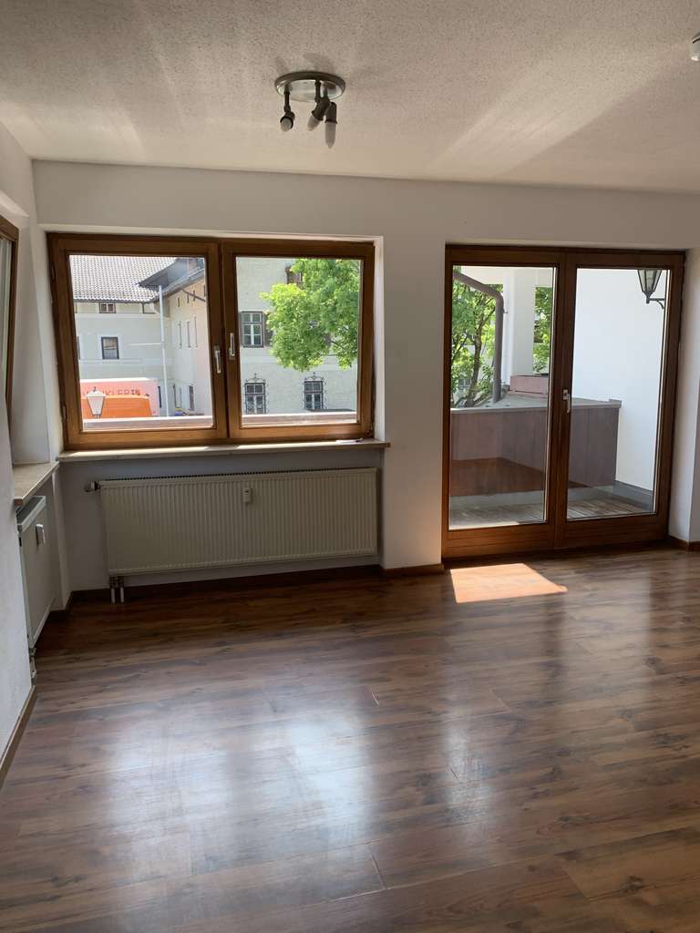 Immobilie in Feldkirchen-Westerham - Charmante 3-Zimmer Maisonette-Wohnung mit Balkon in Feldkirchen-Westerham - Bild 0