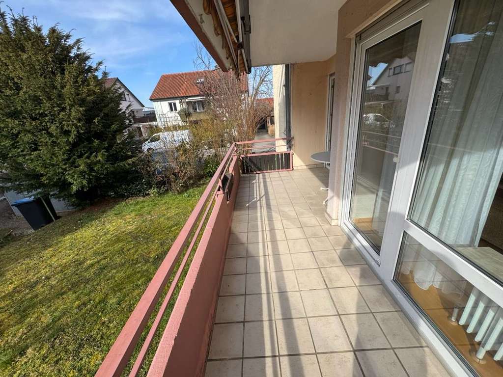 Immobilie in Fellbach - Dreifamilienhaus mit ca. 270 qm Wfl., DG frei ab Juni, Garten & Stellplätzen in Fellbach-Oeffingen - Bild 4