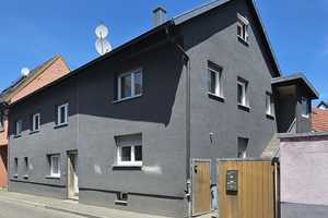 Geräumiges Dreifamilienhaus mit Nebengebäude im Ortskern – Karlsruhe (Kreis) – Vorschaubild 1