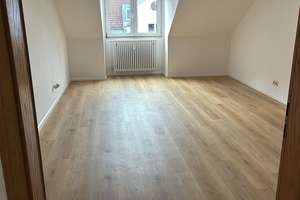 Schöne DG-Wohnung und zu Fuß in die Innenstadt bummeln! – Bergstr. 40a, 79539 Lörrach – Vorschaubild 3
