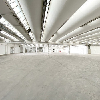 Olching, ca. 4.135 m² Produktions-, Lager- und Logistikflächen mit bis zu 385 m² Büro zu vermieten