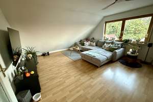 Traumhafte 4 Zi DG Wohnung im Grünen