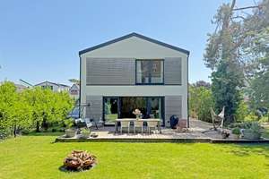 Modernes Architektenhaus auf weitläufigem Grundstück in Hamburg-Lurup zum Kauf - Wentzel Dr. – Die vollständige Adresse der Immobilie erhältst du vom Anbieter., 22547 Lurup, Hamburg – Vorschaubild 8