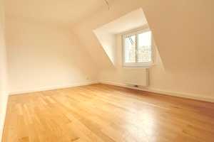 *Kernsaniert 3-Zimmer DG links - Stuttgarter Lehenvirtel mit edler Küche und Waschmaschine! – Römerstraße 64, 70180 Stuttgart – Vorschaubild 1