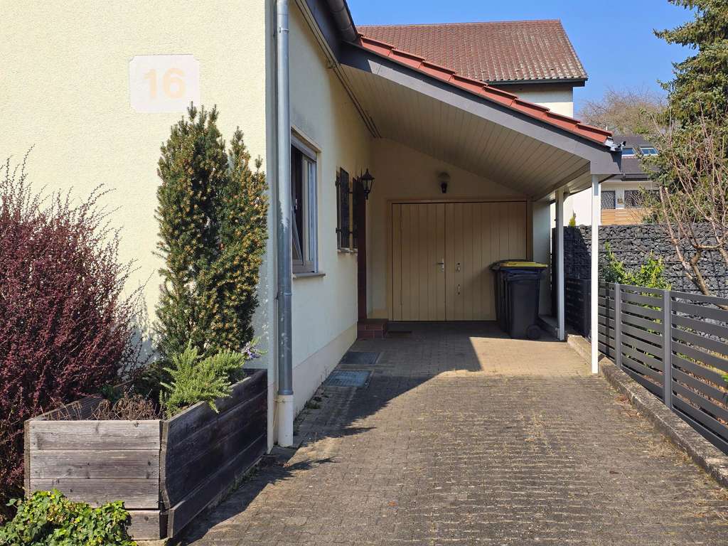 Immobilie in Freiberg am Neckar - Attraktives 1-2 Familienhaus in ruhiger Lage - Bezugsfrei Sommer 2026! - Bild 2
