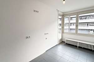 Attraktive Wohnkombination: Familienwohnung mit modernisiertem Studio & Garage – Die vollständige Adresse der Immobilie erhältst du vom Anbieter., 40547 Niederkassel, Düsseldorf – Vorschaubild 4