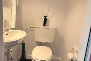 Möblierte 2-Zimmer-Wohnung mit Balkon in Düsseldorf-Oberkassel – 40549 Oberkassel, Düsseldorf – Vorschaubild 17