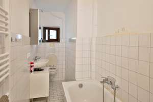 Reihenmittelhaus mit zwei Wohnungen und großzügigem Garten in guter Wohnlage – Die vollständige Adresse der Immobilie erhältst du vom Anbieter., 76131 Rintheim, Karlsruhe – Vorschaubild 4