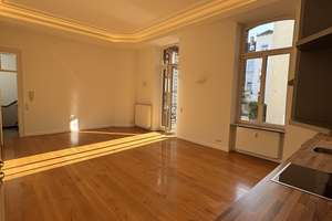Modernisierte Altbauwohnung mit EBK und zwei Balkonen *US tenants welcome* – Adelheidstr. 54, 65185 Mitte, Wiesbaden – Vorschaubild 3