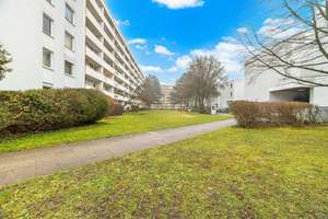 3-Zimmer-Wohnung mit Balkon im obersten Geschoss in München-Bogenhausen / Englschalking – Die vollständige Adresse der Immobilie erhältst du vom Anbieter., 81927 Englschalking, München – Vorschaubild 9