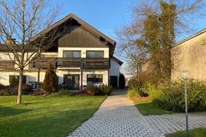 Großzügige und helle Galeriewohnung in grüner Lage