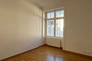 Charmante 6-Zimmer-Altbauwohnung in bester Innenstadtlage