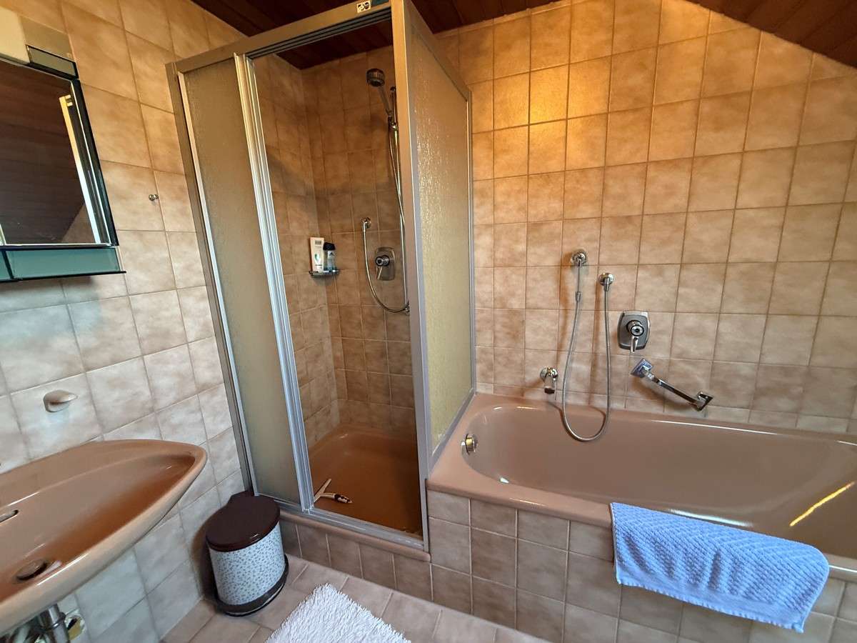 Immobilie in Illertissen - *** 1-2 Familienhaus auf herrlichem Grundstück *** - Bild 1