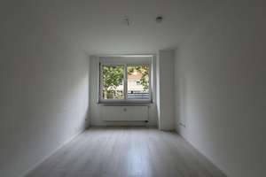 MA-Neuhermsheim:  4-Zimmer-Wohnung mit Terrasse, Garten und Tiefgaragenstellplatz – Die vollständige Adresse der Immobilie erhältst du vom Anbieter., 68163 Neuostheim/Neuhermsheim, Mannheim – Vorschaubild 12