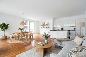 Preisgekrönte Architektur: Elegante Gartenhauswohnung im Scheunenviertel