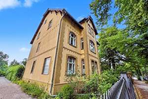 Repräsentative 5-Zimmer-Altbau-Eigentumswohnung mit Balkon in Berlin-Reinickendorf – Die vollständige Adresse der Immobilie erhältst du vom Anbieter., 13469 Waidmannslust, Berlin – Vorschaubild 1
