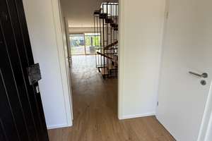 * Erstbezug nach Renovierung * Reihenhaus in ruhiger Lage mit Garten und Garage in Widdersdorf  – Die vollständige Adresse der Immobilie erhältst du vom Anbieter., 50859 Widdersdorf, Köln – Vorschaubild 2