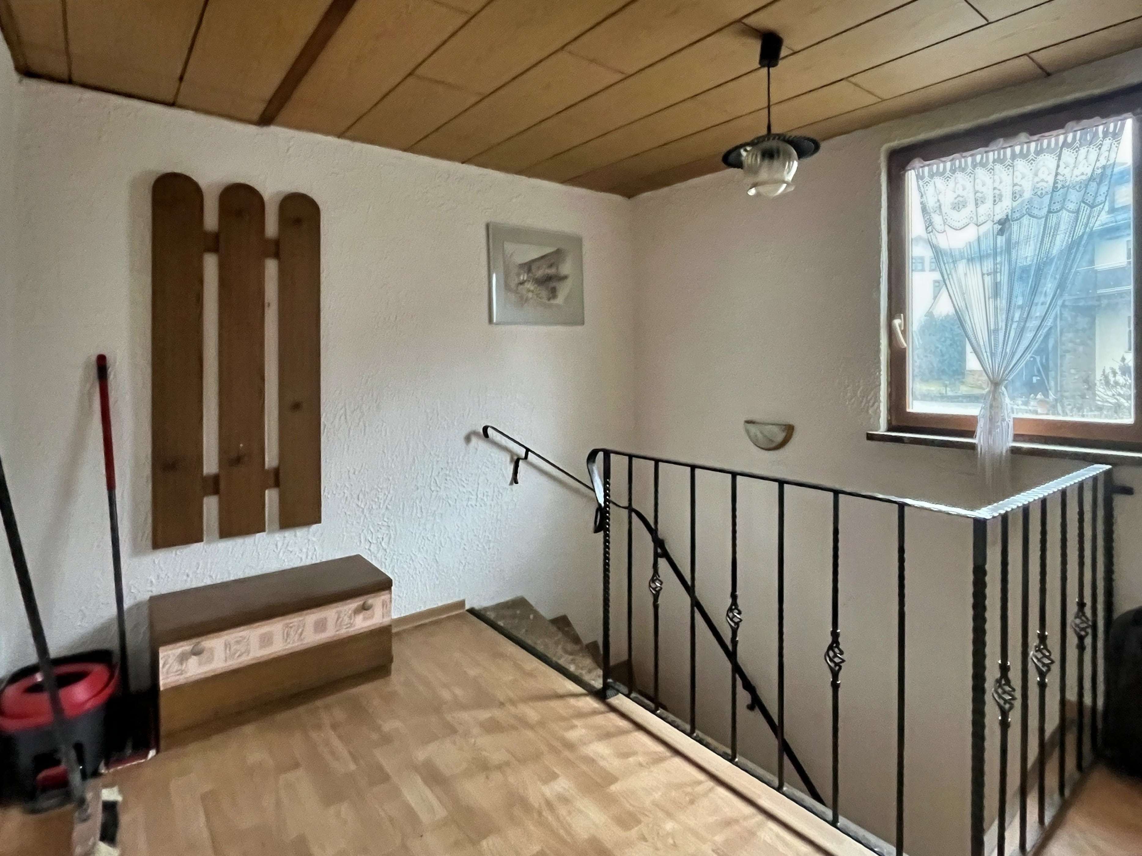 Immobilie in Schenkelberg - Geräumiges Einfamilienhaus für Selbermacher und Alleskönner! - Bild 0