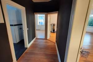 Wohnen mit Charakter: 3-Zimmer-Altbau in Kiel-Brunswik