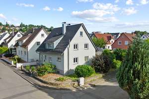 Attraktives Einfamilienhaus mit sonnigem Garten im Süden von Ravensburg. – Die vollständige Adresse der Immobilie erhältst du vom Anbieter., 88214 Ravensburg – Vorschaubild 2