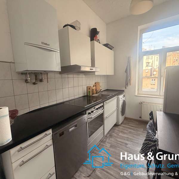 *** gepflegte 3-Zimmer-Wohnung in zentraler Lage - WG-geeignet ***