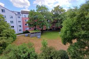 Helle 2,5-Zimmer-Wohnung mit Balkon in München