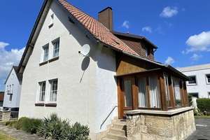 Charmantes Einfamilienhaus mit offenem Grundriss und Ausbaupotenzial in beliebter Lage von Alfeld – Die vollständige Adresse der Immobilie erhältst du vom Anbieter., 31061 Alfeld (Leine) – Vorschaubild 1