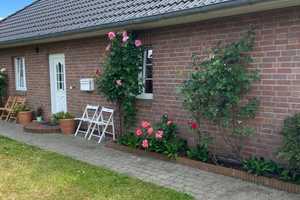 Bungalow (schnellstmöglicher Einzug realisierbar) + Mehrfamilienhaus (vermietet) in Bredstedt . – Nordfriesland (Kreis) – Vorschaubild 1