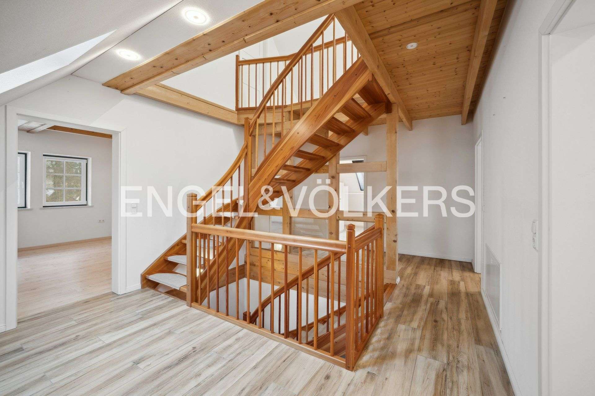 Immobilie in Didderse - EXKLUSIVES, ENERGIEEFFIZIENTES NIEDERSACHSENHAUS IN BEGEHRTER WOHNLAGE - Bild 2