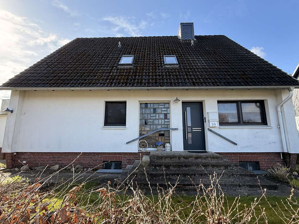 Immobilie in Ammersbek - Geräumiges 6-Zimmer Haus mit Garage in Ammersbek - Bild 1