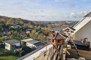 Über den Dächern von Remscheid: Charmante 3-Zimmer-Dachgeschosswohnung mit Kamin & Dachterrasse