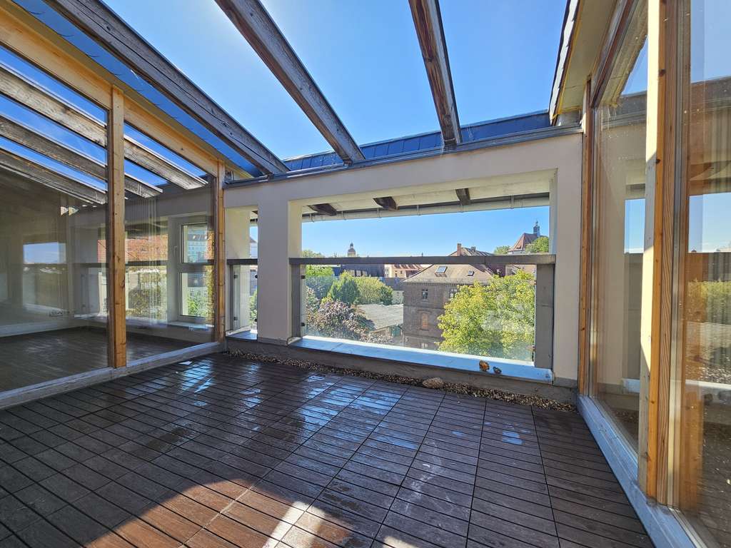 Exklusive Eigentumswohnung mit Terrasse, barrierefreiem Lift, SP, sensationellen Ausblick u. v. m.