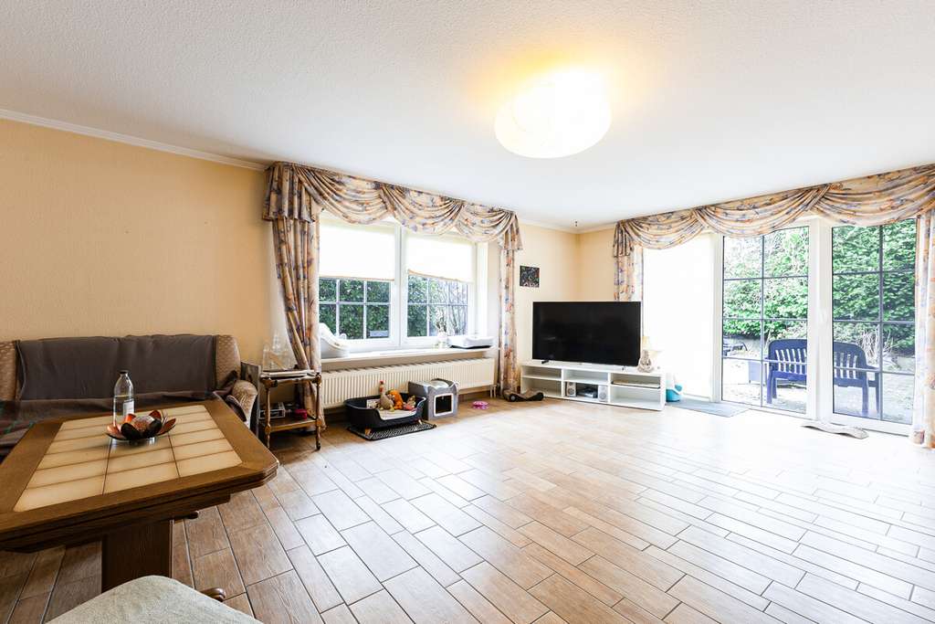 Immobilie in Ostrohe - Wohnen auf einer Ebene – charmanter Bungalow mit Garten und Garage in Ostrohe - Bild 0