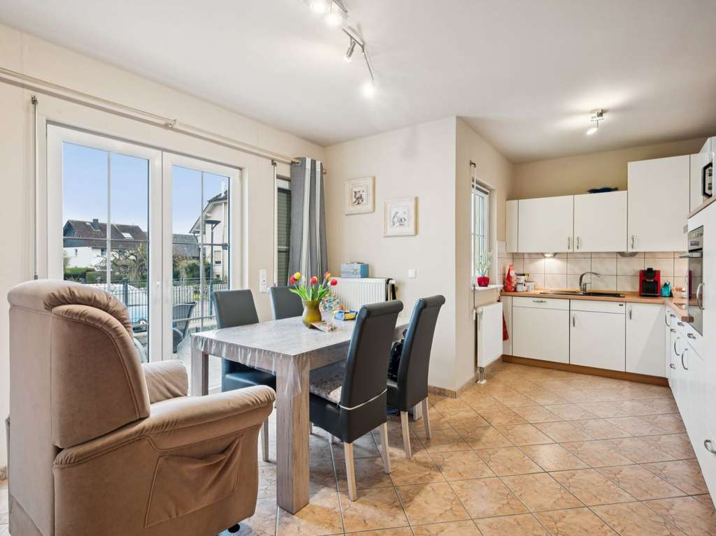 Immobilie in Florstadt - Gepflegtes, teilvermietetes Zweifamilienhaus in ruhiger Lage von Florstadt-Stammheim - Bild 4